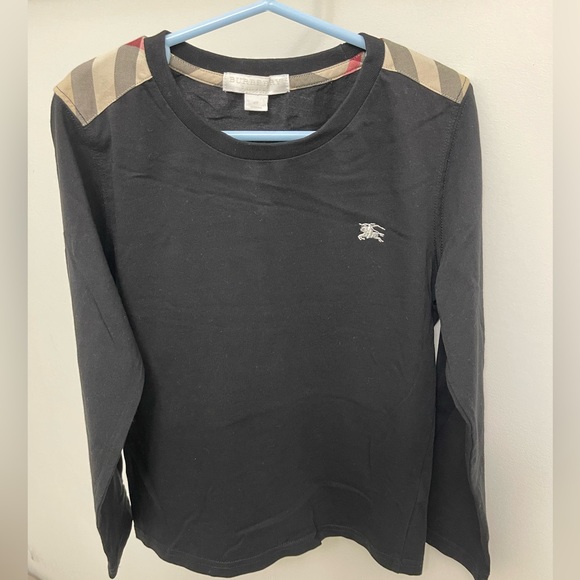 Burberry Black Long Sleeve T Shirt with Plaid Shoulder Patch (Unisex) Size 8Y - Picture 1 of 7